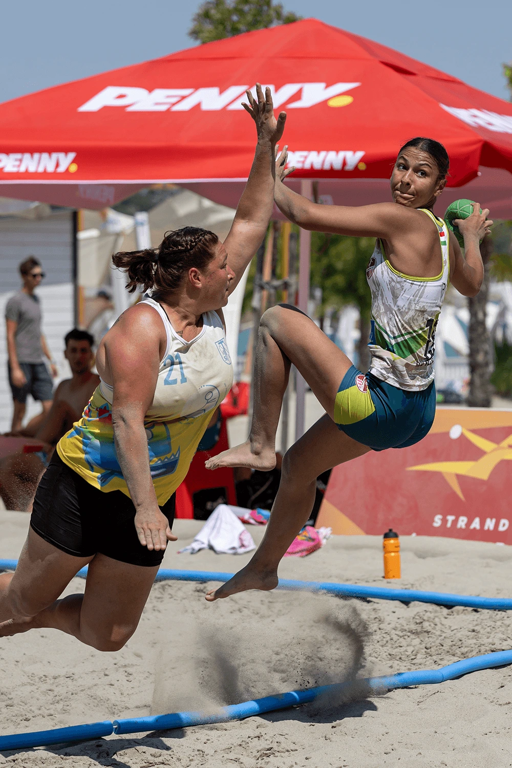 Red Velvet BHC – ezüstérem a Lupa Beach Cup-on